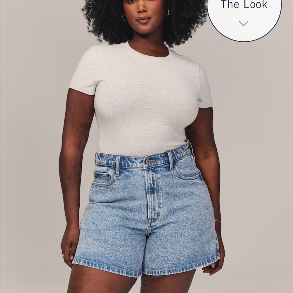 Abercrombie & Fitch Curve Love “The high rise dad short”